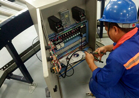 不求与人相比，但求超越自己。