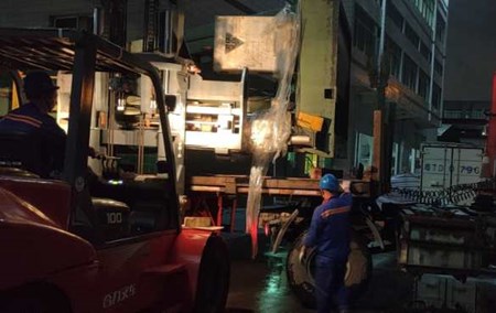 设备吊装搬运-中山某公司设备吊装搬运